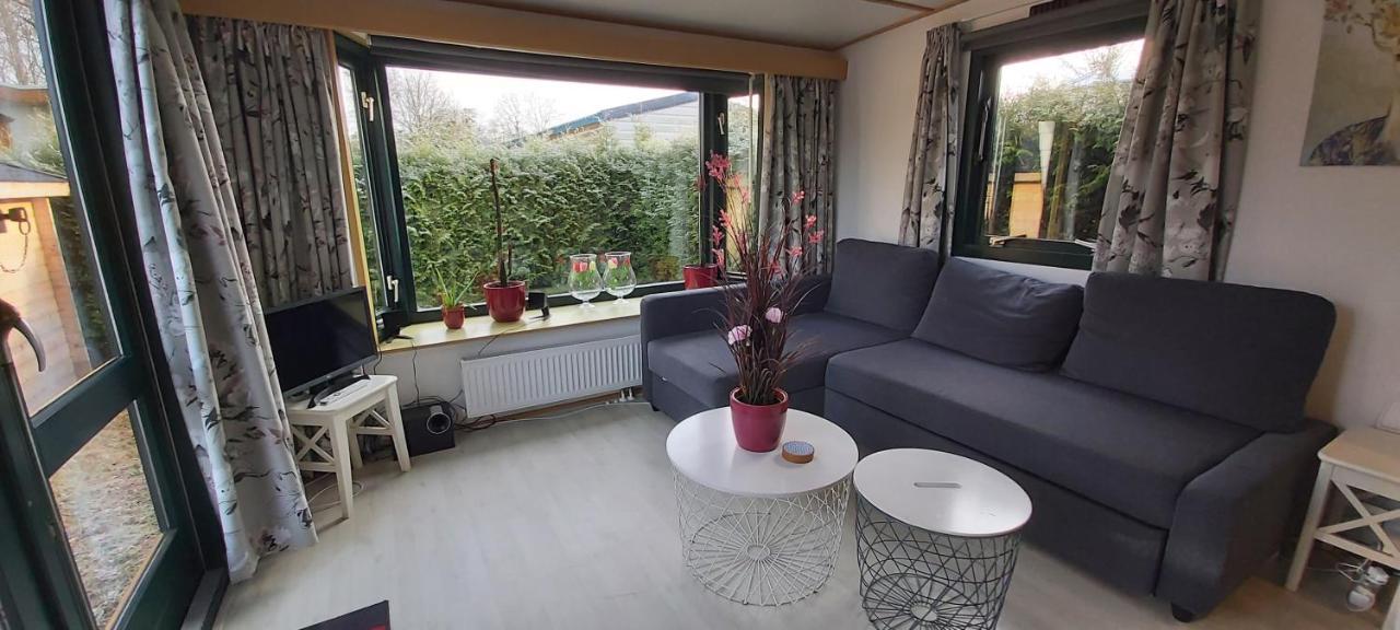 Comfortabel En Gezellig Familie Chalet Tot 6 Personen Op De Veluwe Bungalowpark De Kern Putten Exterior photo