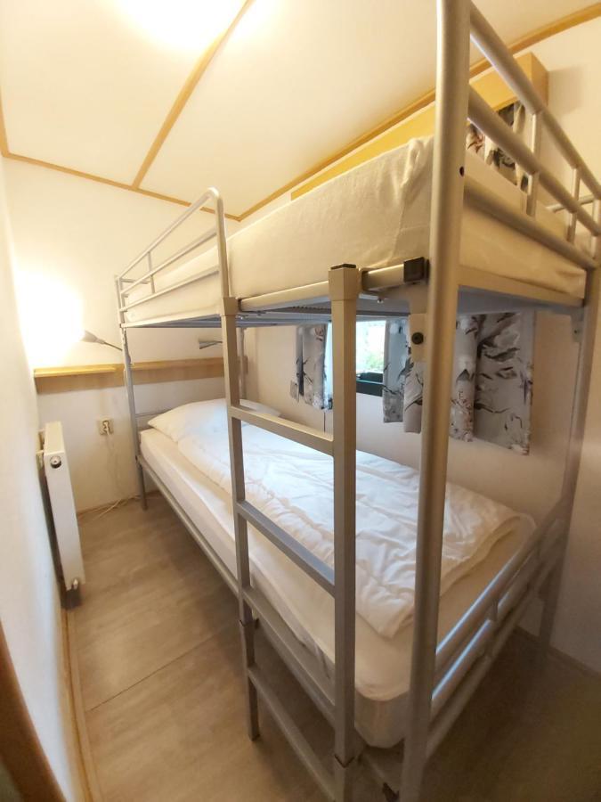Comfortabel En Gezellig Familie Chalet Tot 6 Personen Op De Veluwe Bungalowpark De Kern Putten Exterior photo